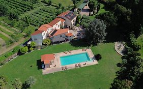 MAS TRAMONTANE ancien mas agricole avec chambres d'hôtes, studio, parc arboré, piscine et sa vue face au Canigou